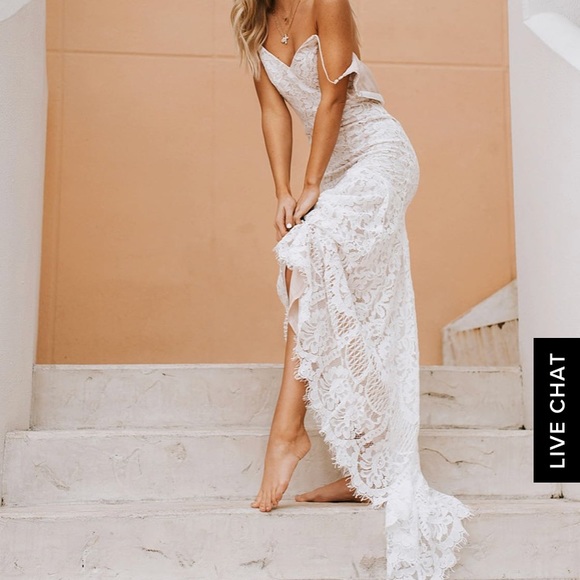 Lulus Dresses & Skirts - 🅿️SOLD🅿️ Lulus white lace maxi dress